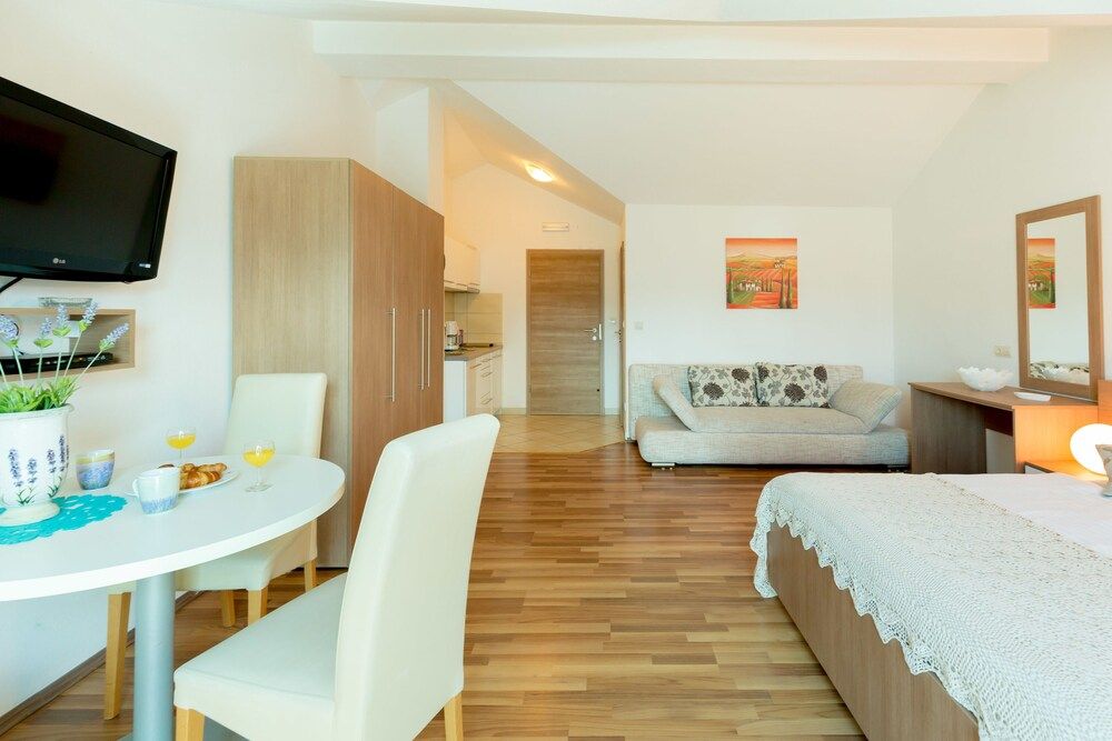 undefined Villa Vinka 10