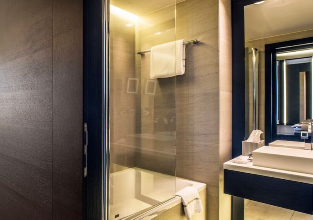 The Hotel Superior Twin Room 5