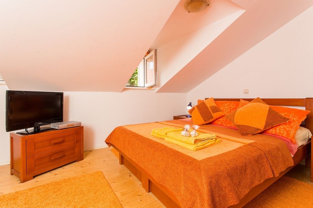 undefined Apartments Ivana 9