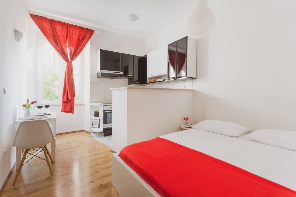 undefined Rooms Eden Old Town 5