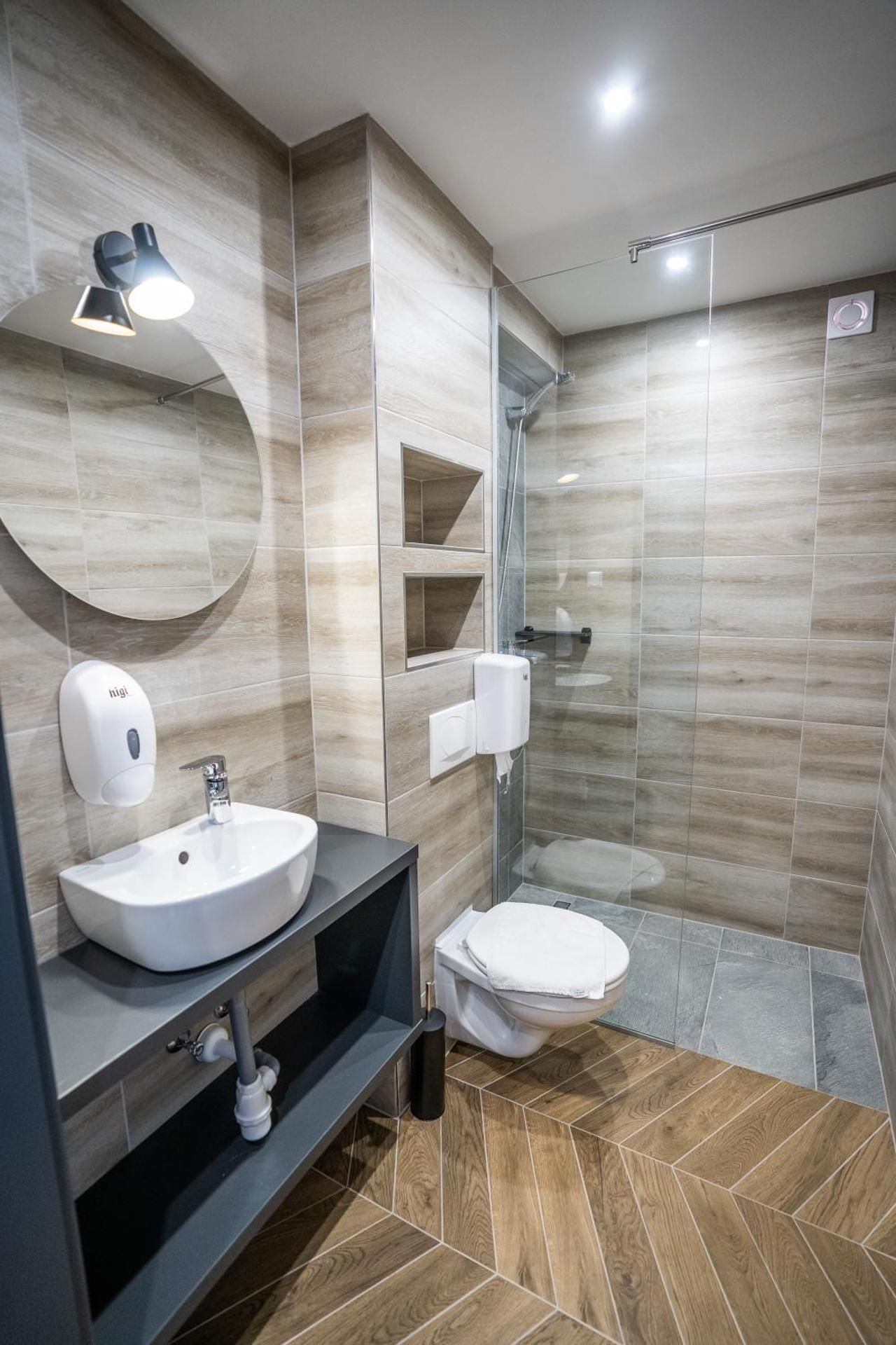 Biser Dunava Deluxe Double or Twin Room 2