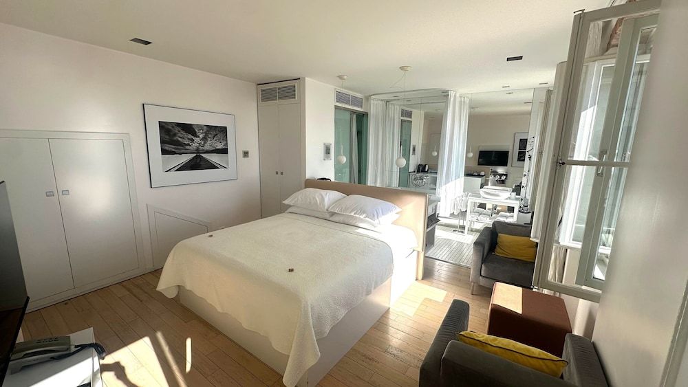 undefined Riva Luxury Suites 7