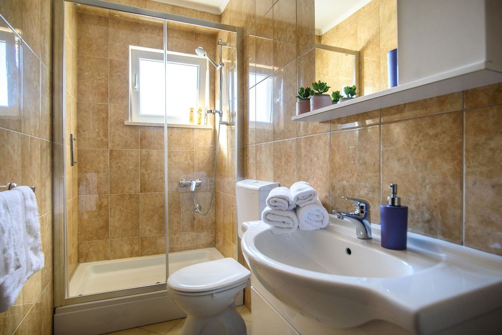 California Apartments Comfort Suite, Terrace, Partial Sea View 13