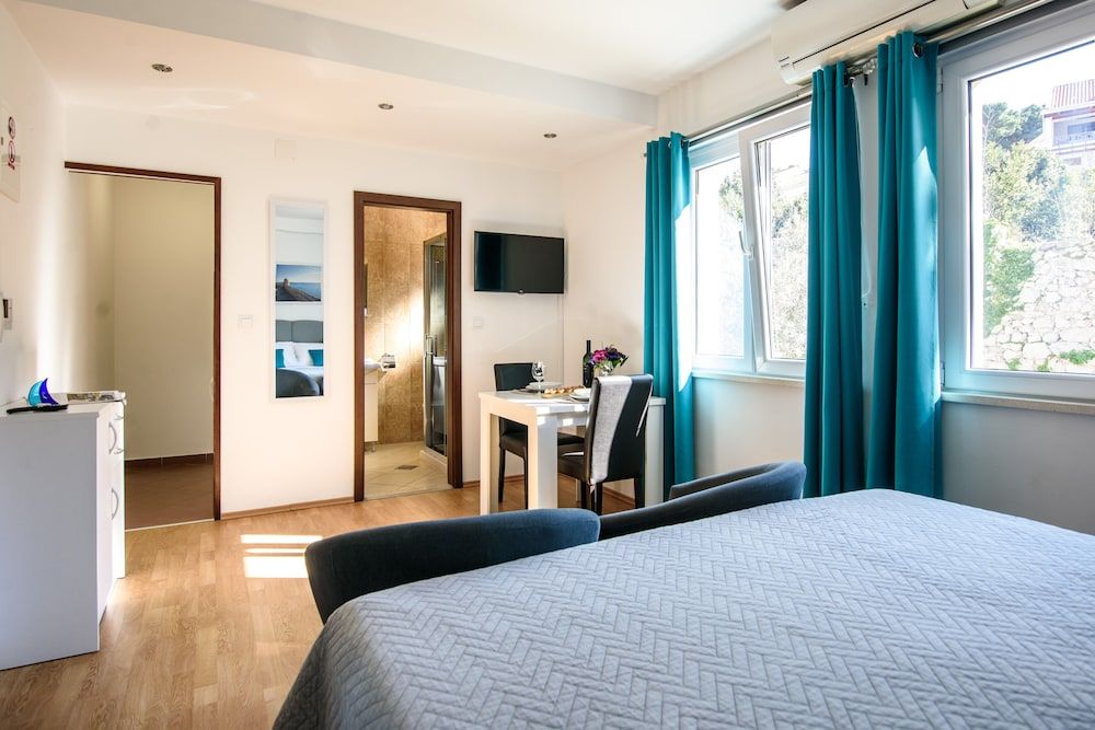 California Apartments Comfort Studio Suite, Garden View 6