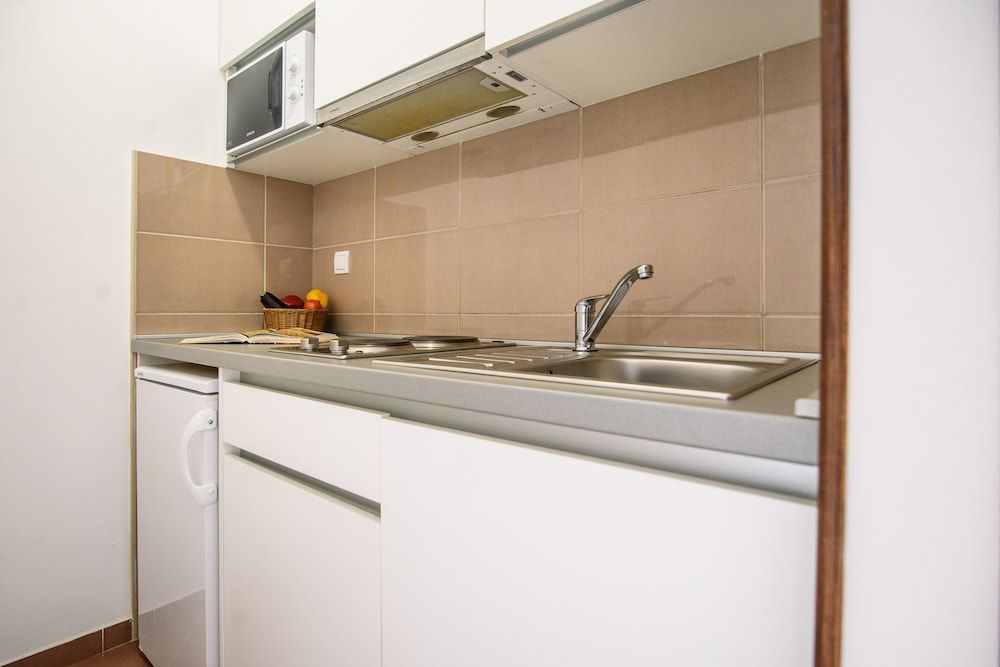 California Apartments Comfort Studio Suite, Garden View 8