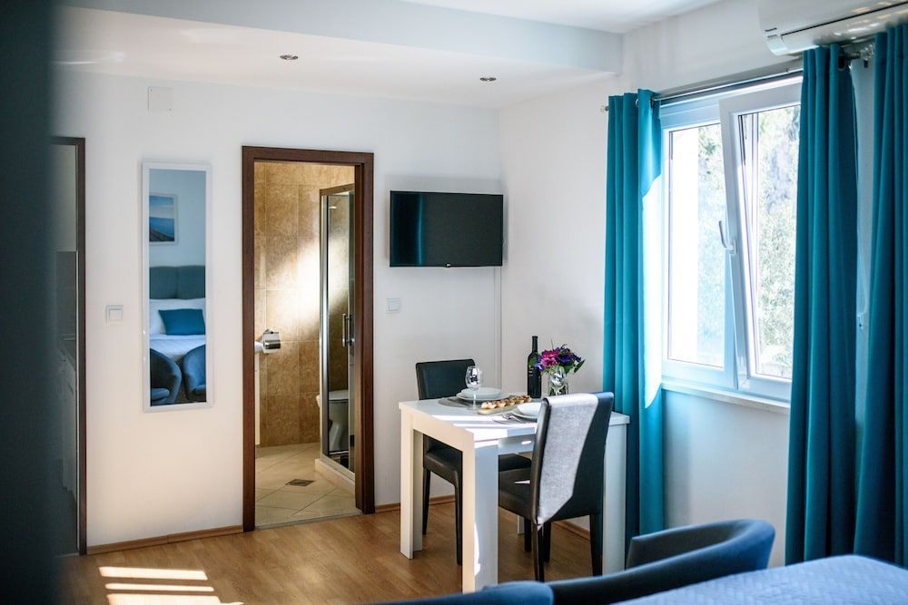 California Apartments Comfort Studio Suite, Garden View 5