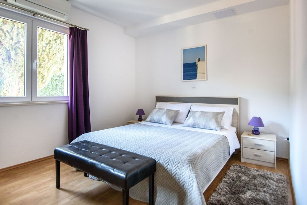 California Apartments Comfort Suite, Terrace, Partial Sea View 3