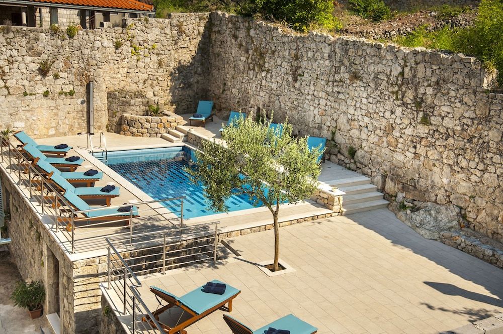 undefined California Apartments 5