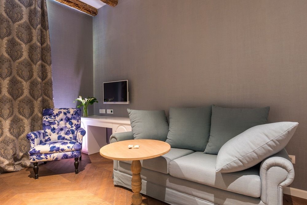 undefined Procurator 7 Luxury Rooms 8