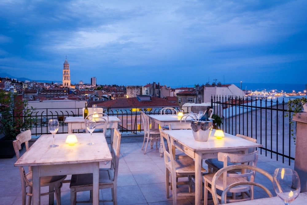 undefined Procurator 7 Luxury Rooms 9