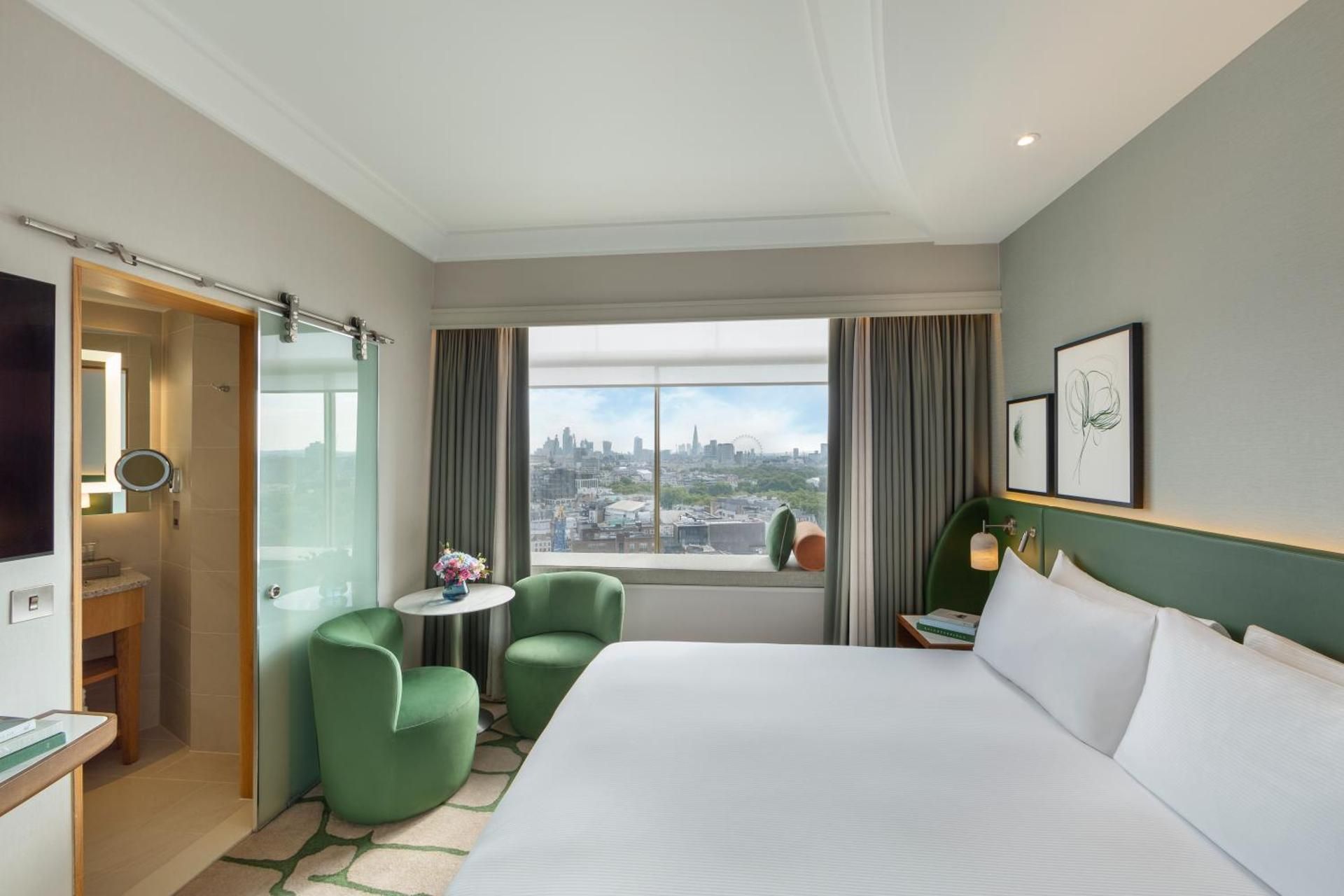 London Hilton on Park Lane Queen Guest Room 2