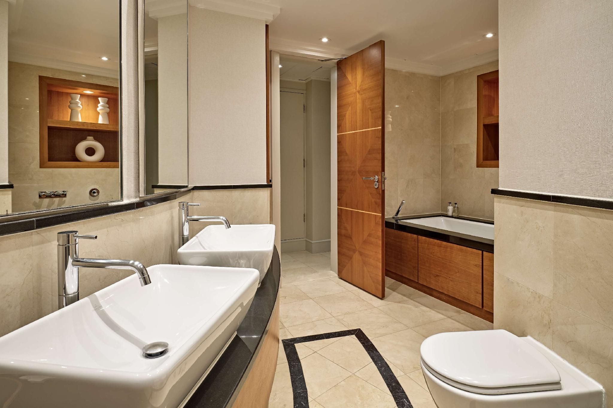 Oxford Suite