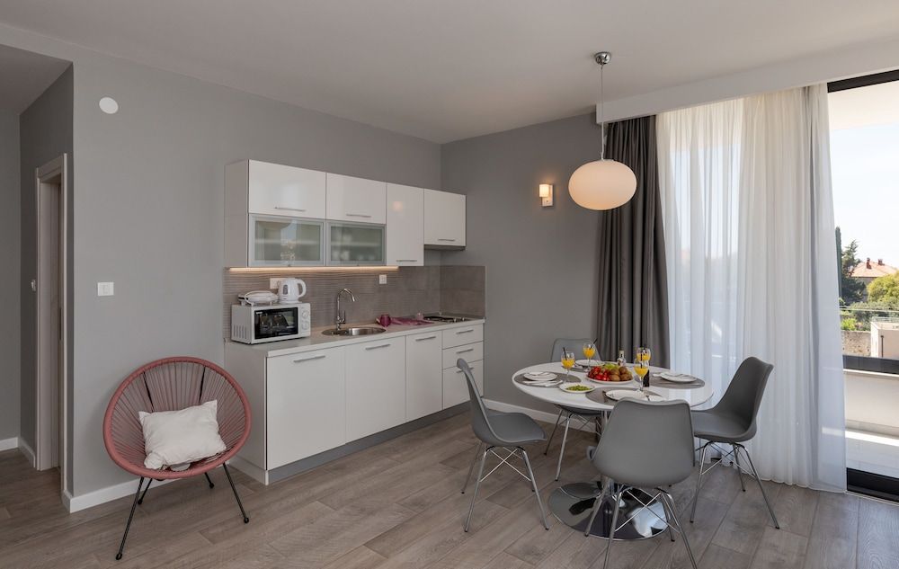 undefined Apartments ZoomZoom 8