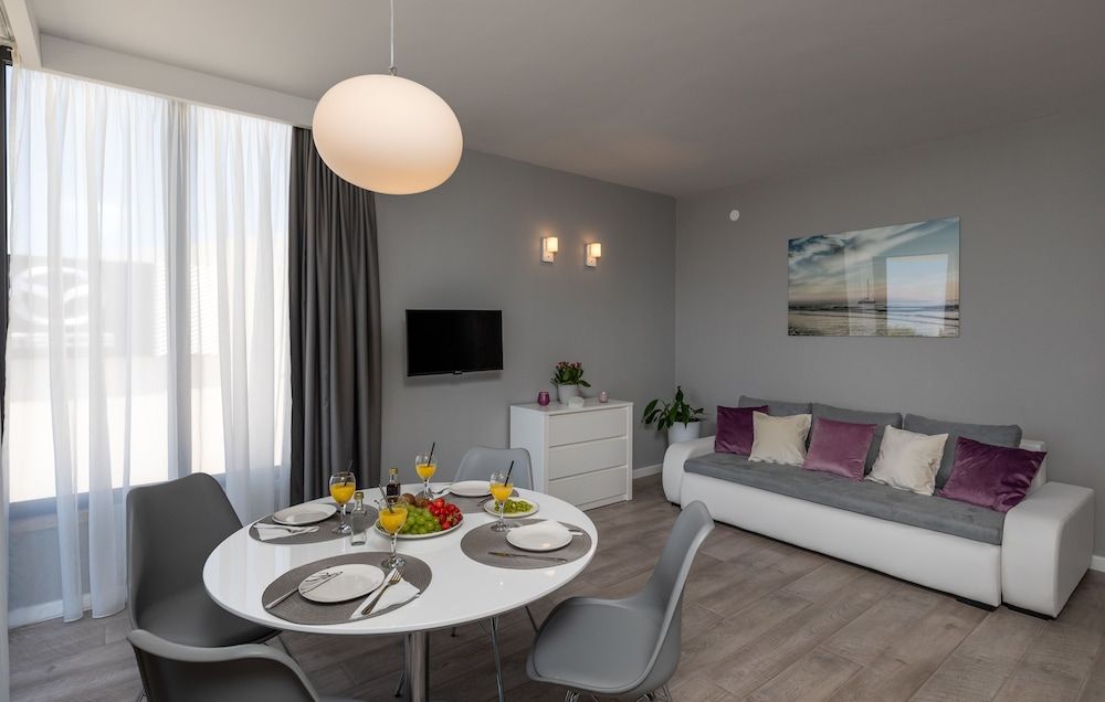 undefined Apartments ZoomZoom 4