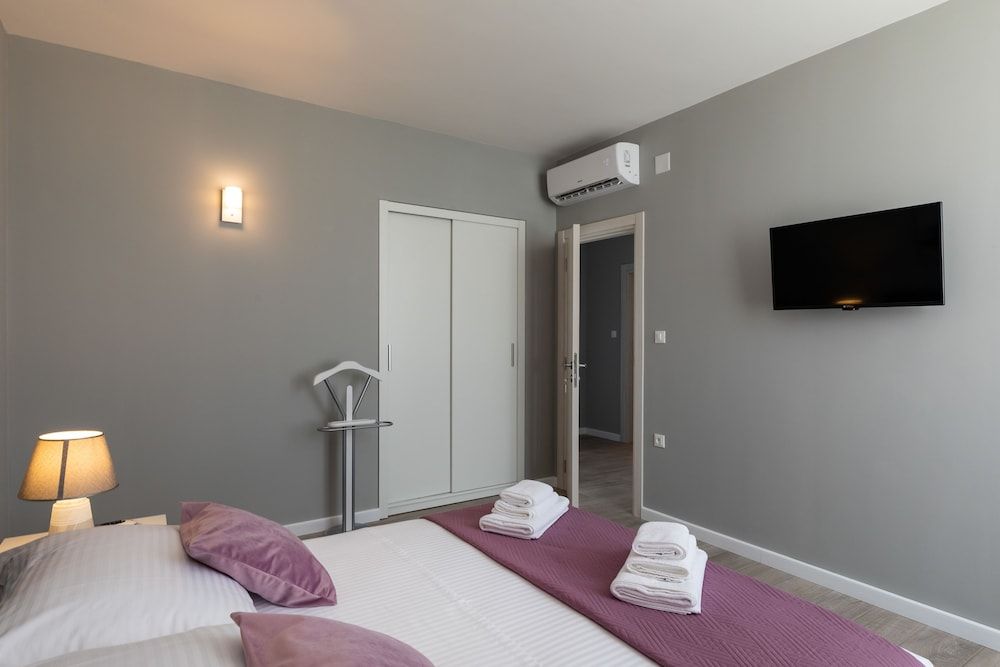 undefined Apartments ZoomZoom 7