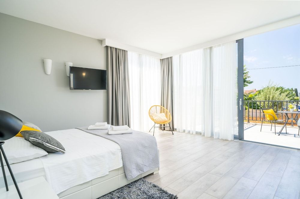 Apartments ZoomZoom Classic Studio, Balcony 3