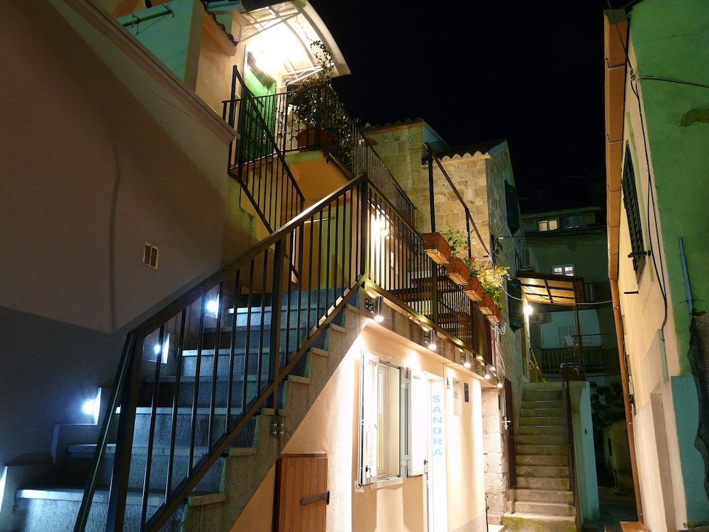 undefined House Sandra 8