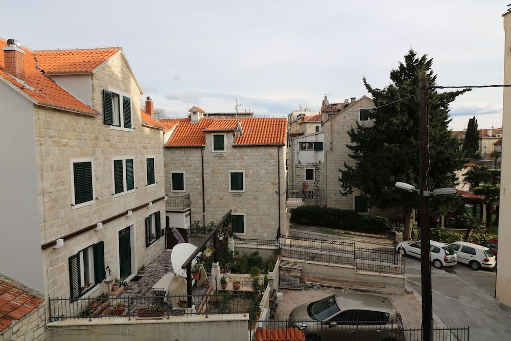 undefined House Sandra 2