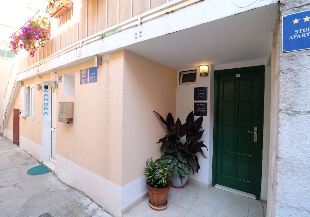 undefined House Sandra 3