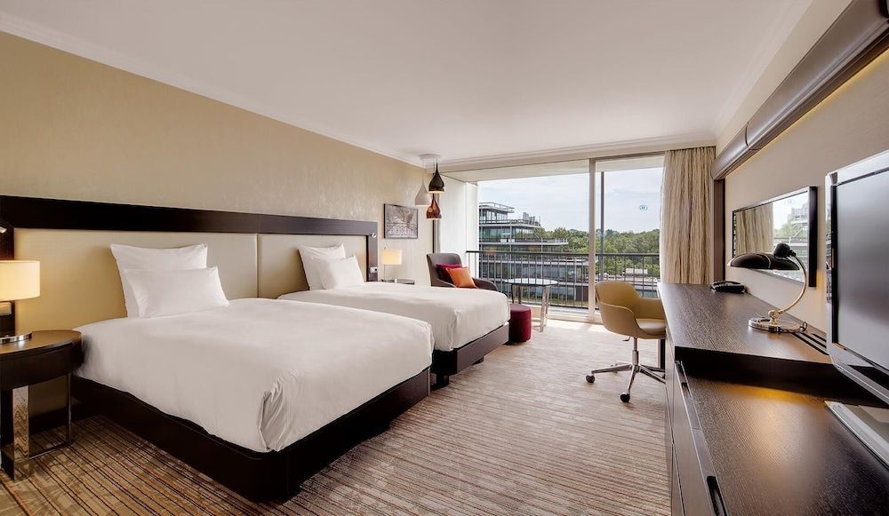 undefined Hilton Munich Park 8