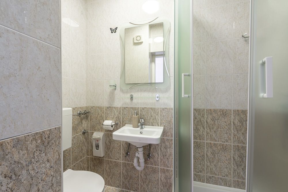 Cina Apartments Basic Studio, 1 Queen Bed, Balcony, Sea View 6