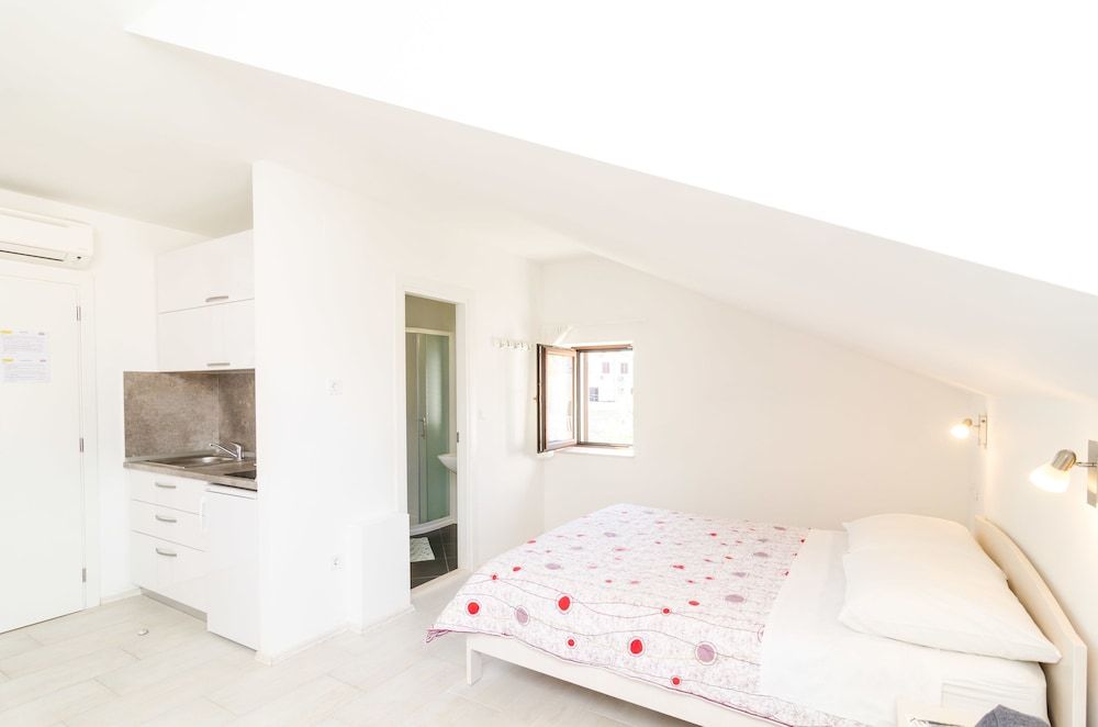 Cina Apartments Studio, Sea View 3