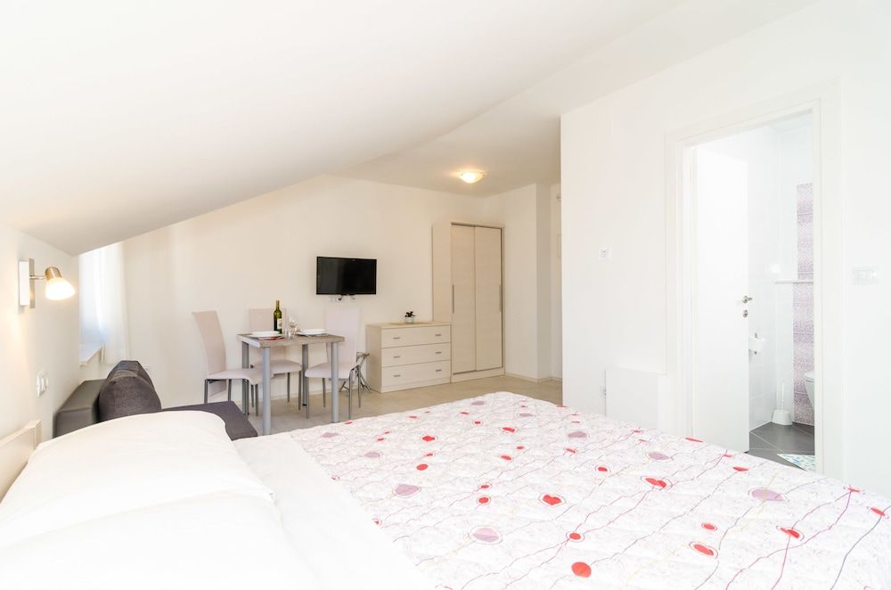 Cina Apartments Studio, Sea View 4