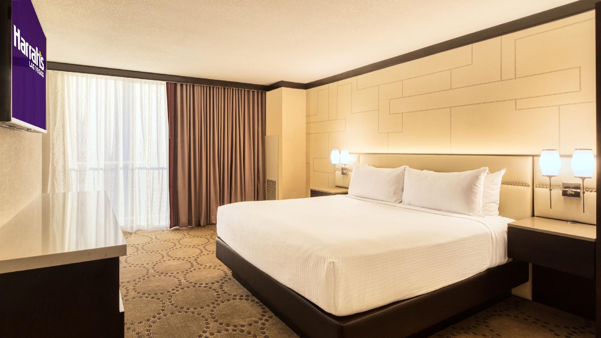 Mountain Studio with King Bed - Non-Smoking