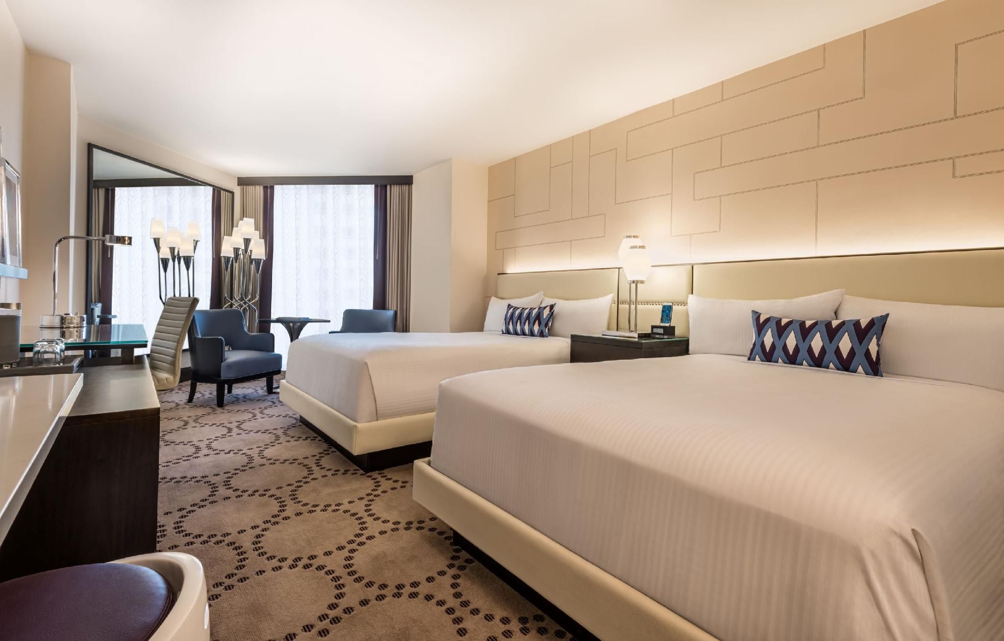 Valley Deluxe Room - 2 Queens, Accessible Roll-In, Non-Smoking