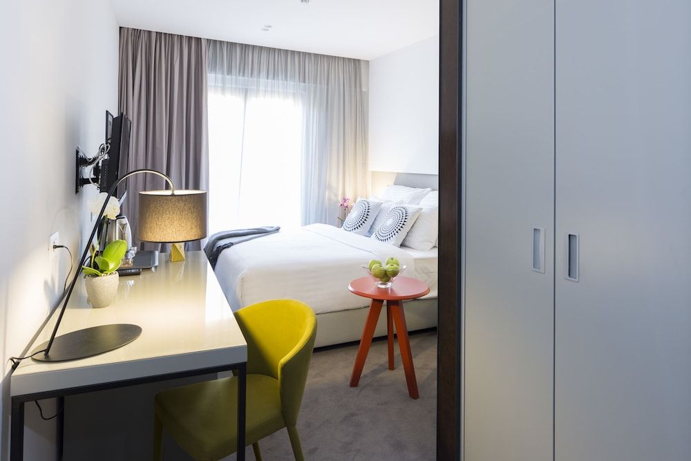 Livris Hotel Standard Double or Twin Room, City View 3