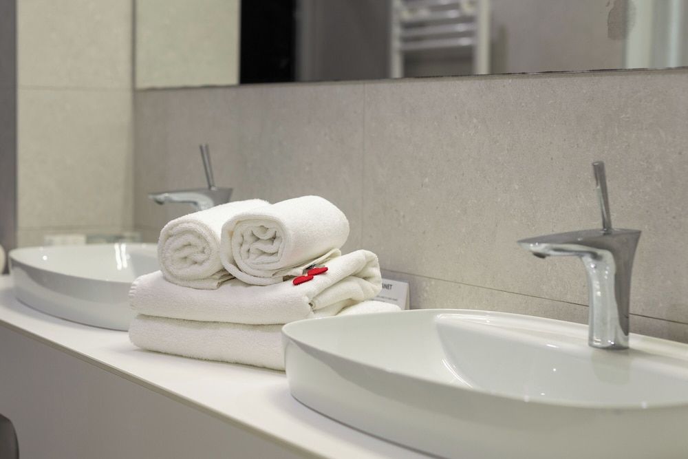 Hotel Salona Palace Deluxe room with Balcony 2