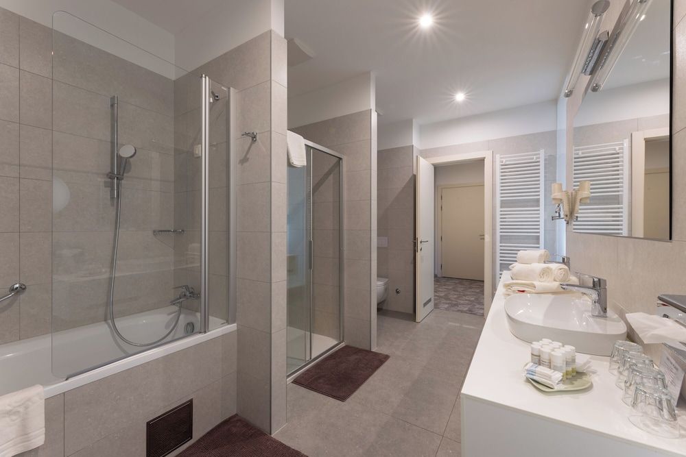 Hotel Salona Palace Junior Luxury Suite with Balcony 10