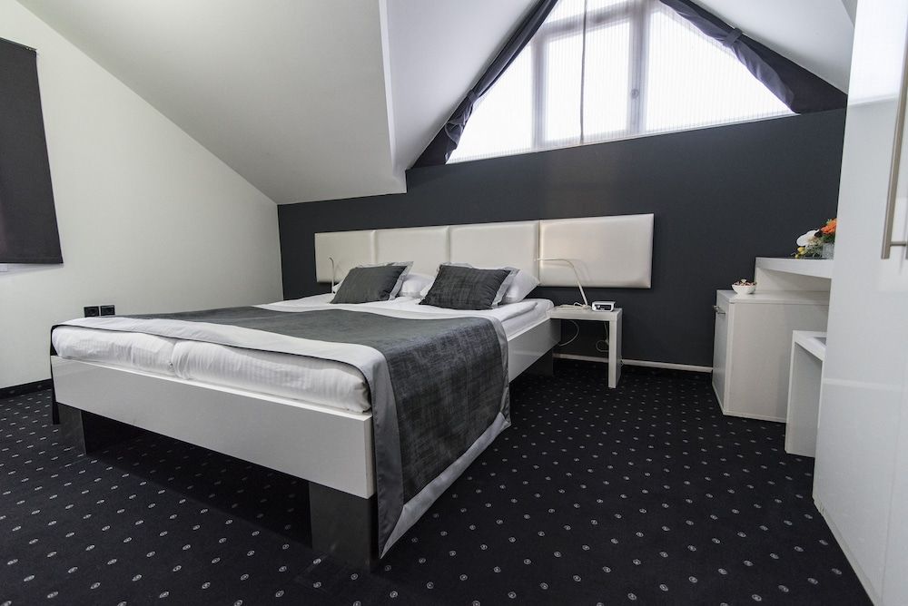 Hotel Cool Zagreb Airport Comfort Triple Room