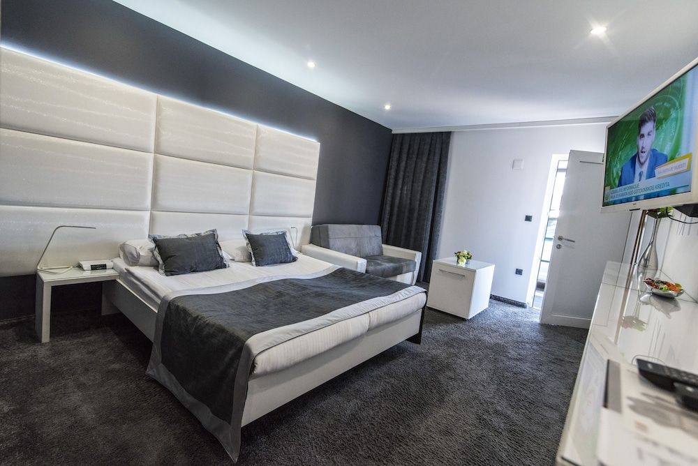 Hotel Cool Zagreb Airport Superior Double Room 2