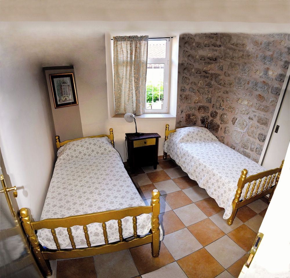 undefined Apartments Mia 7