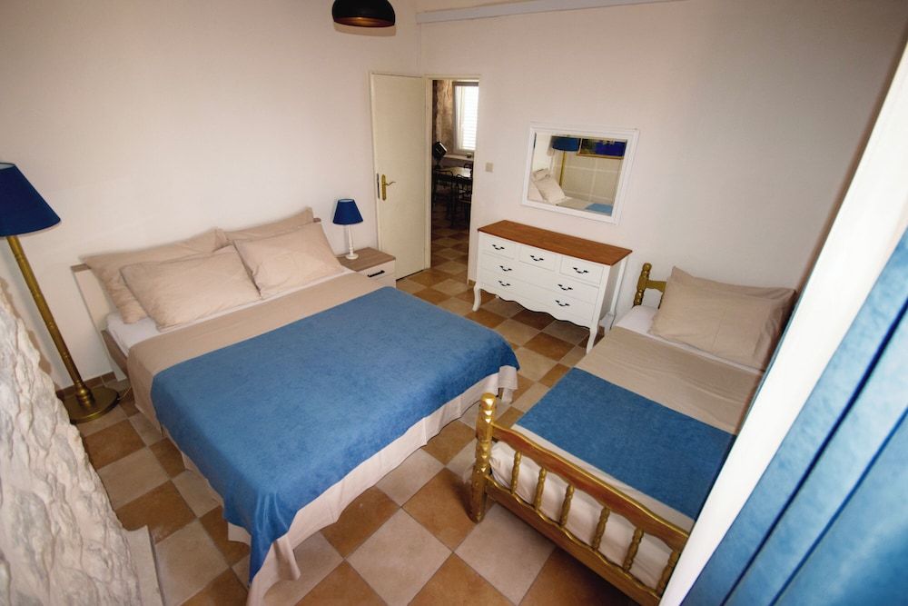 undefined Apartments Mia 6