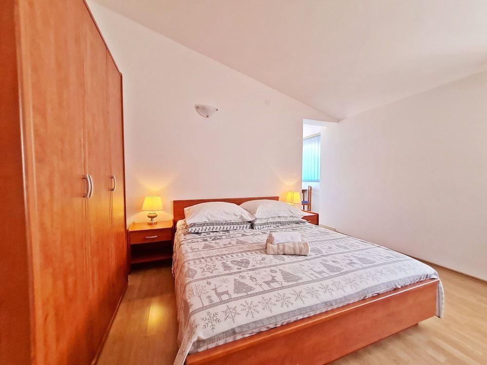 undefined Apartments Rooms PORAT 3
