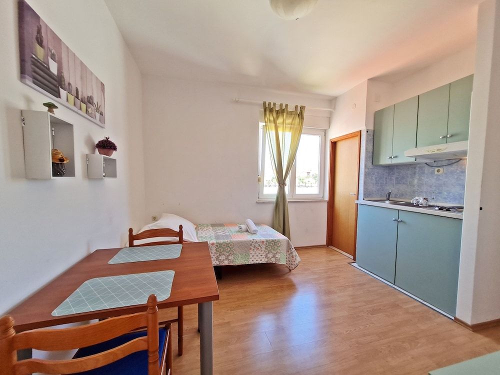 Apartments Rooms PORAT Standard Studio without Balcony 4