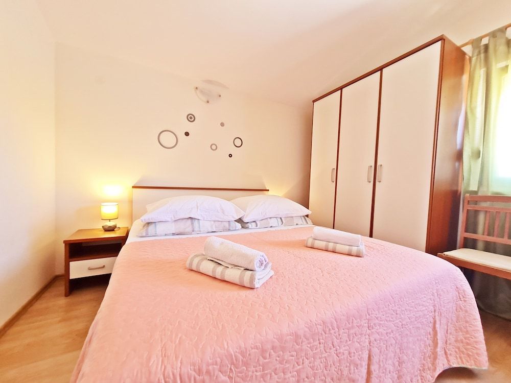 undefined Apartments Rooms PORAT 8