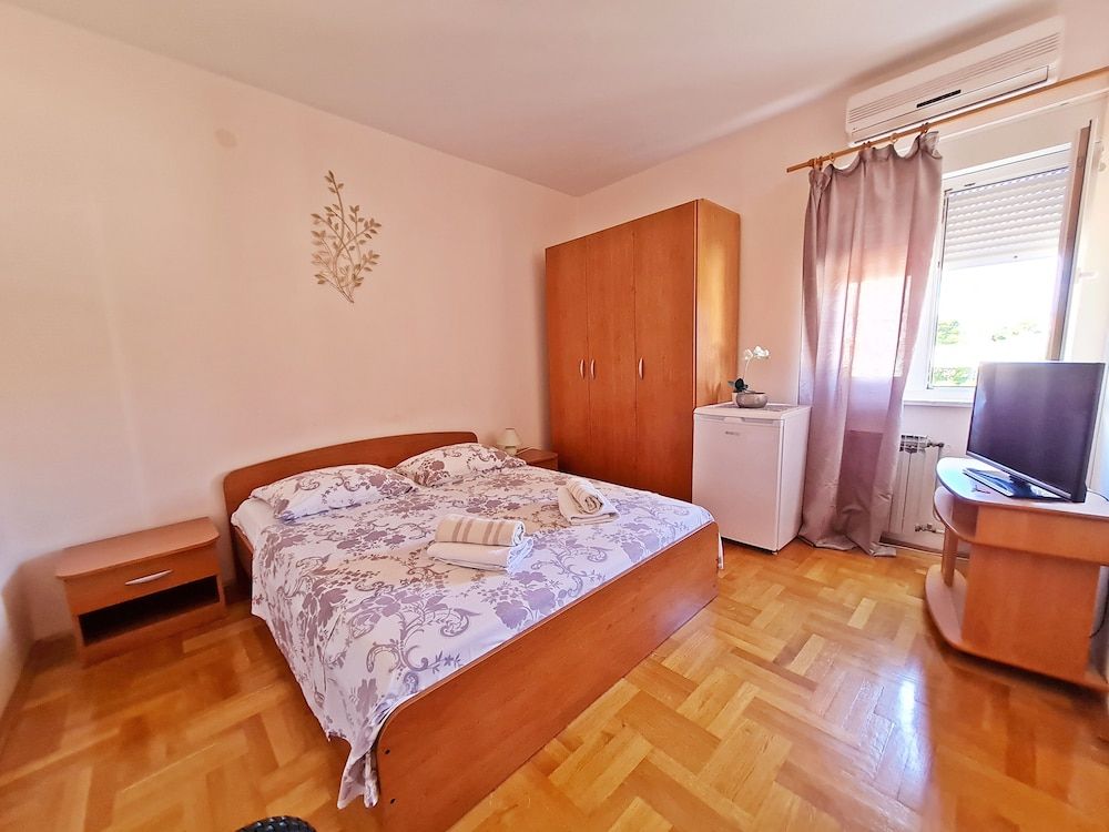 undefined Apartments Rooms PORAT 10