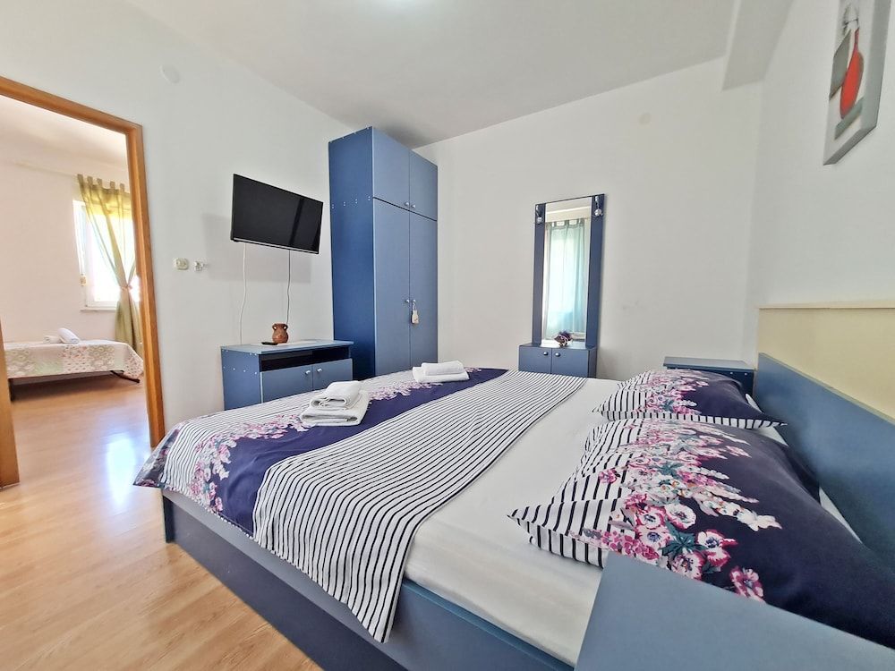 Apartments Rooms PORAT Standard Studio without Balcony 5