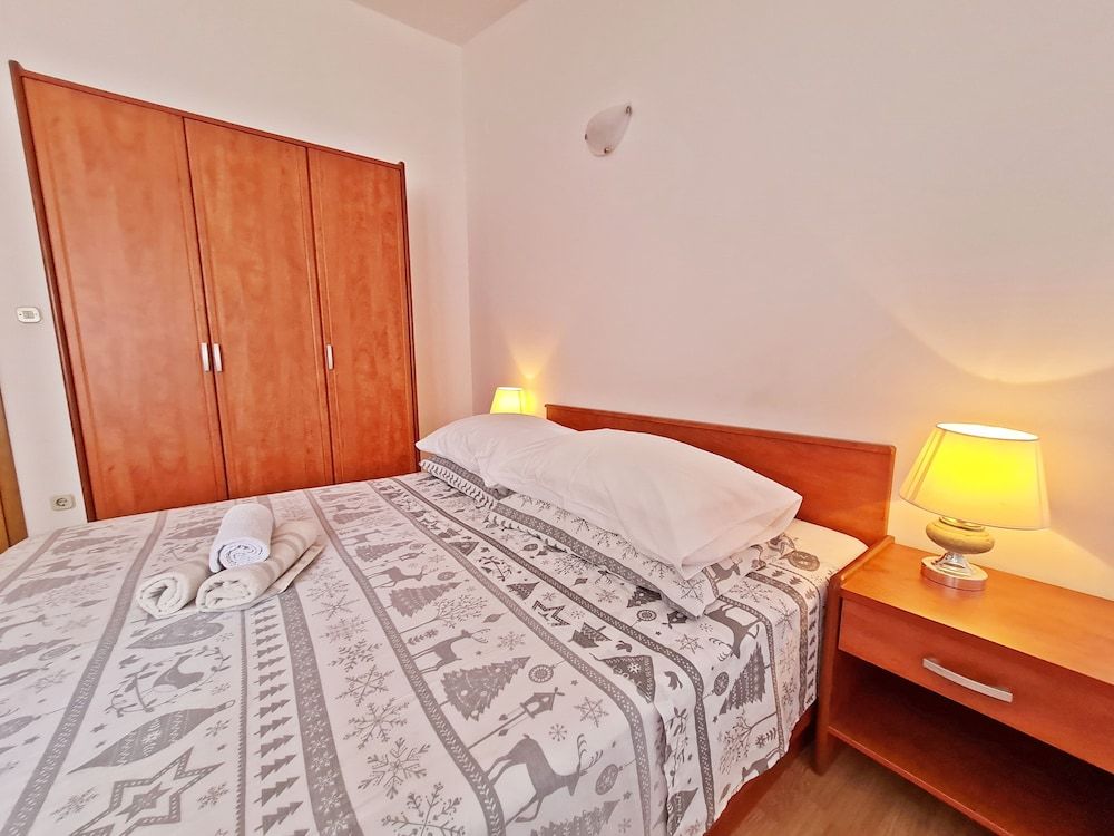Apartments Rooms PORAT Standard Studio without Balcony 7