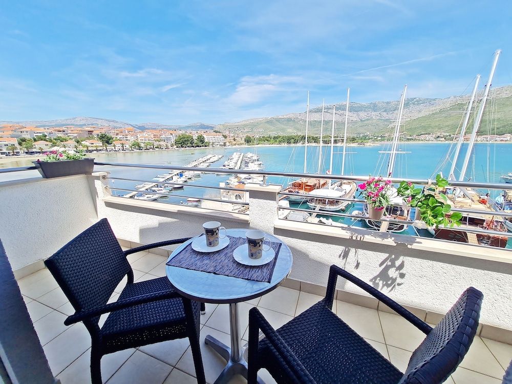 Apartments Rooms PORAT Comfort Studio, Balcony 11