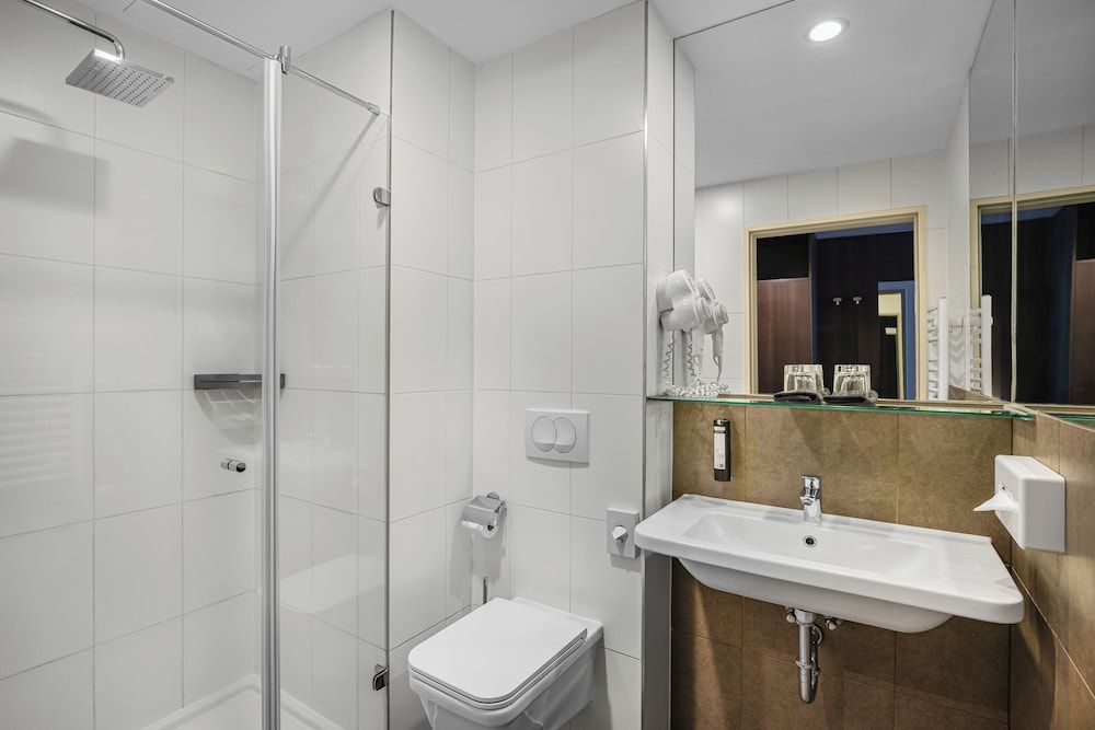 undefined 12 Revay Hotel 9