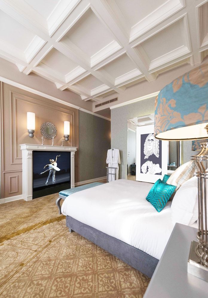 Room, 1 King Bed, City View (Aria)