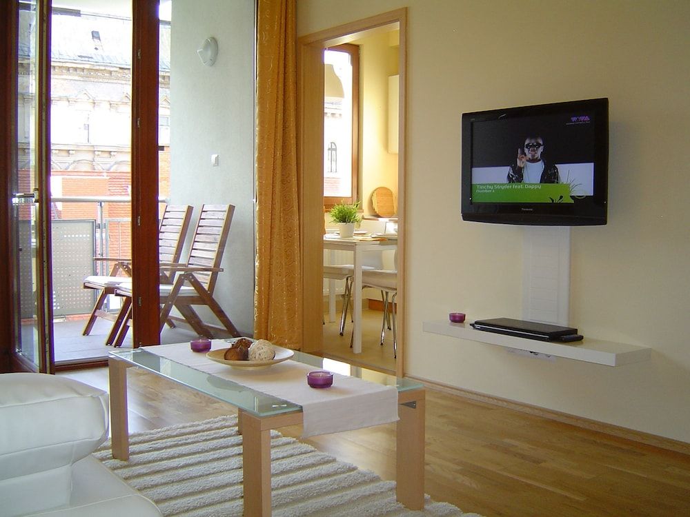 Trendy Deluxe Apartments One Bedroom Deluxe Apartment (1-4 adults) 6