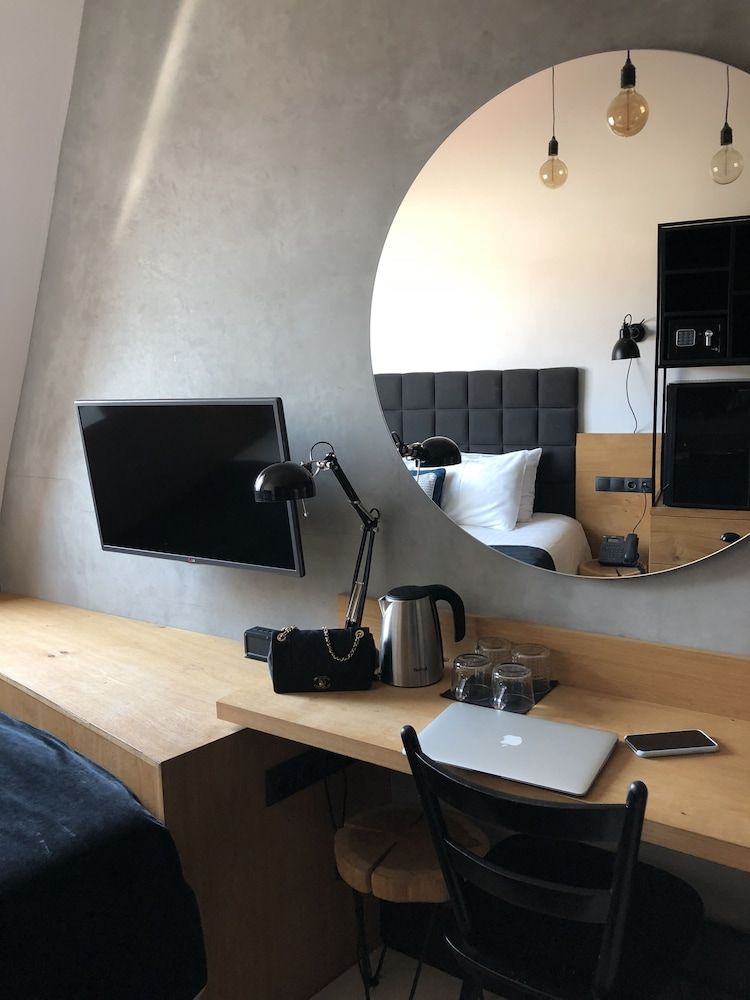 Hotel Rum Budapest Spiced Rum (Medium) 16