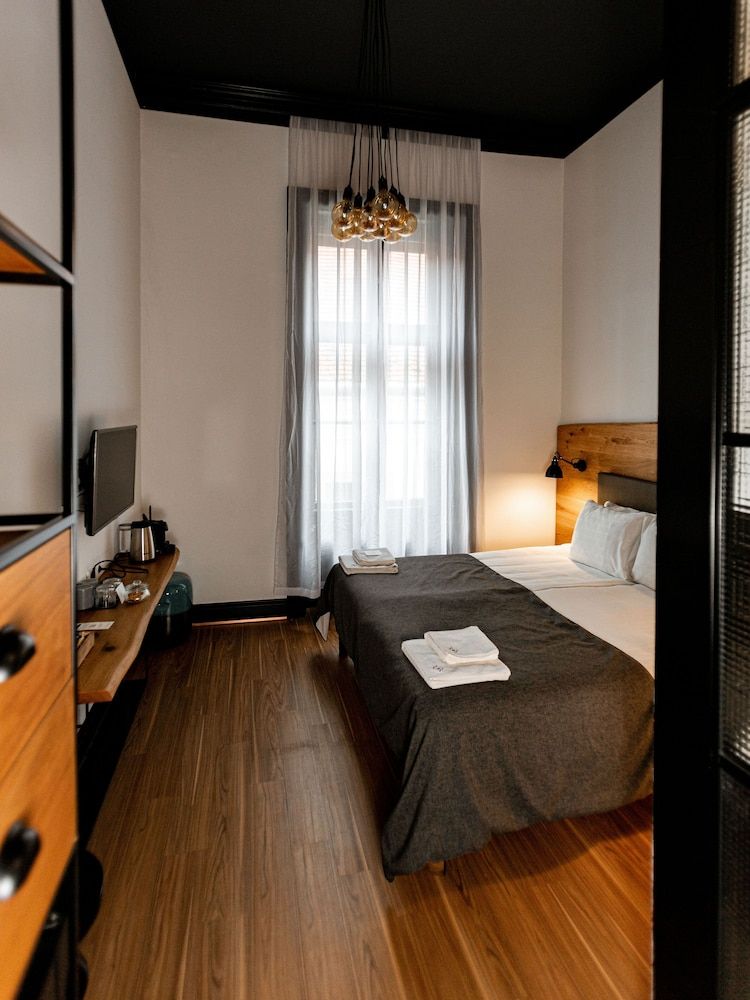 Hotel Rum Budapest Spiced Rum (Medium) 8