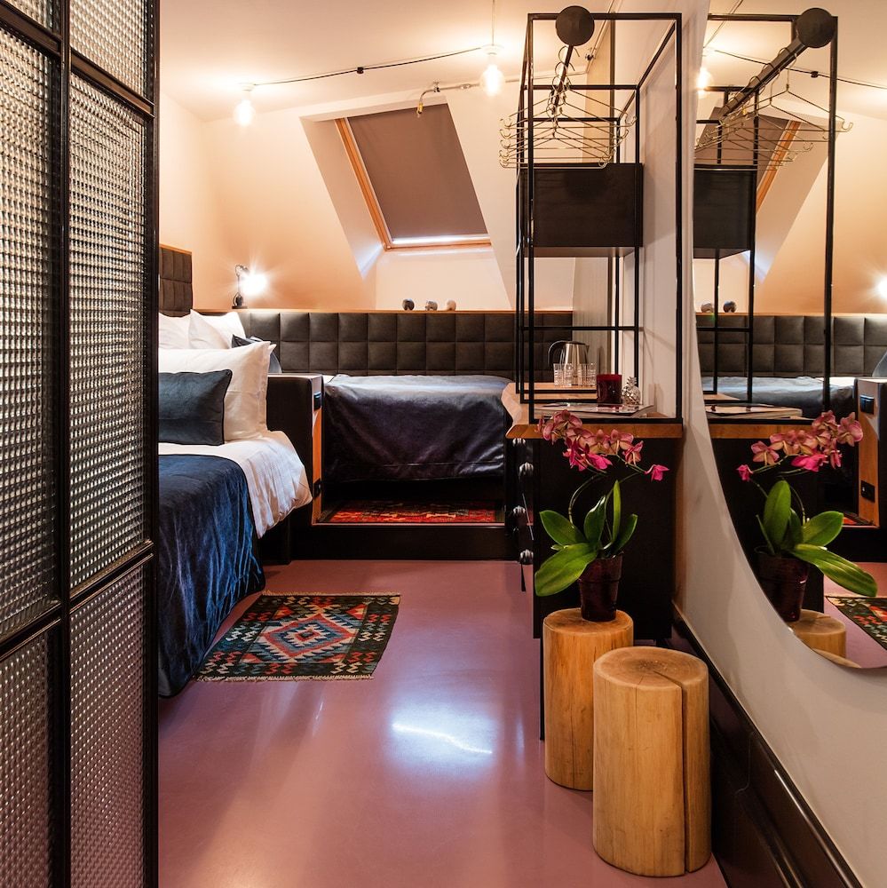 Hotel Rum Budapest Light Twin Rum (Small) 6