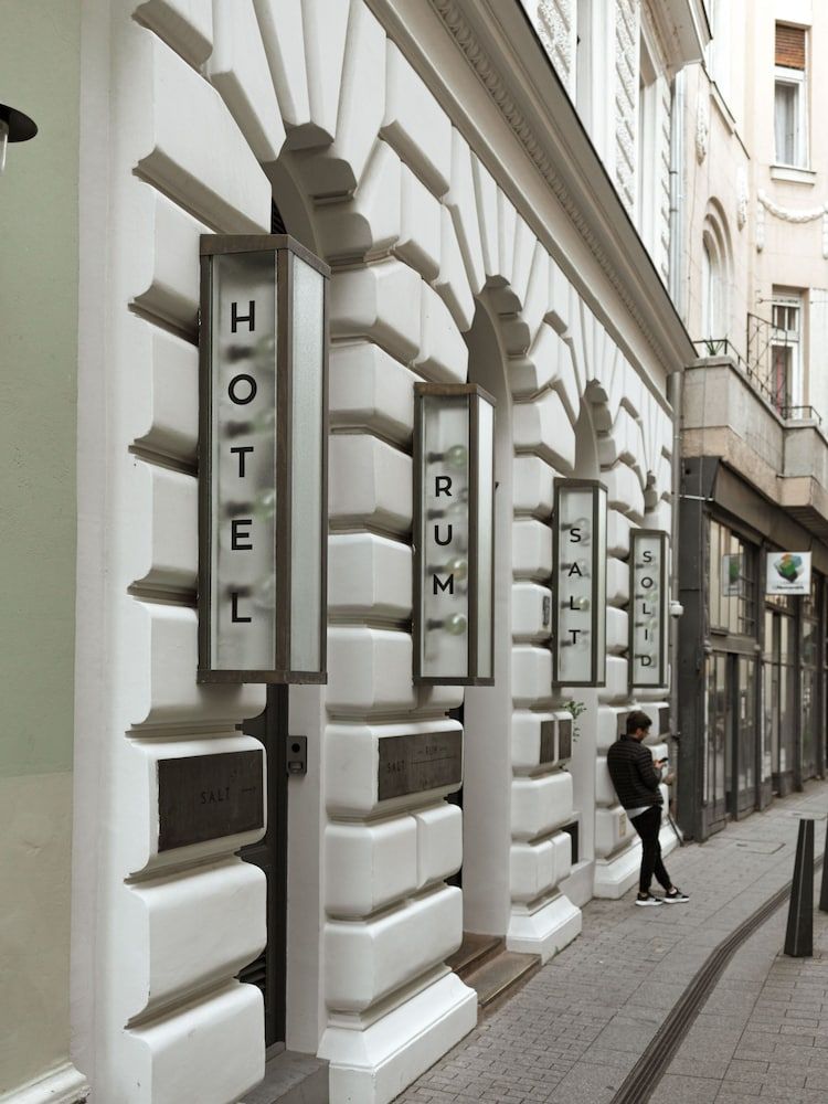 undefined Hotel Rum Budapest 4